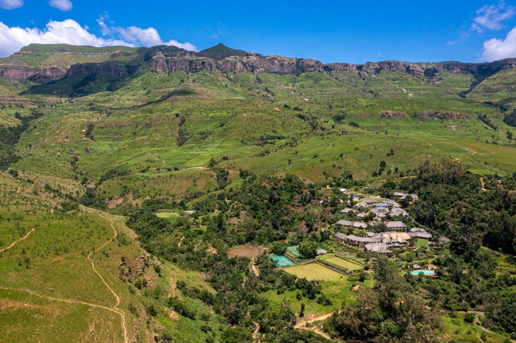 Cavern Resort & Spa Bergville Esterno foto